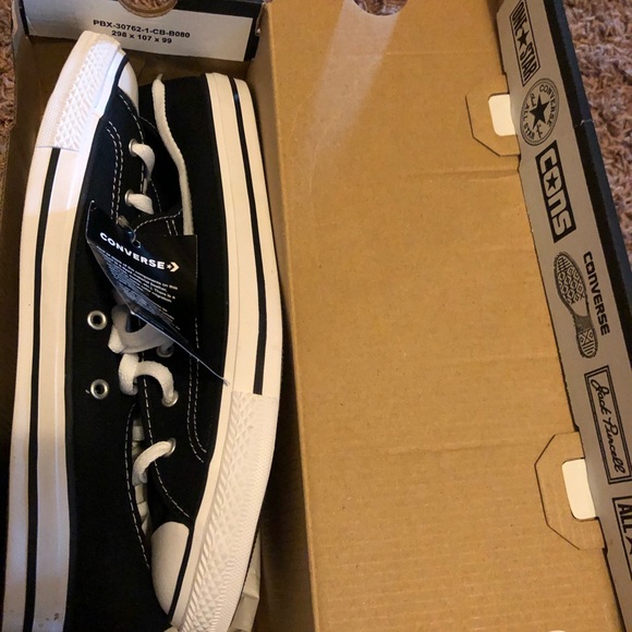 Women’s Converse Size 8.5 - Picture 6 of 6